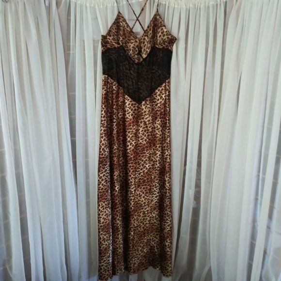 La Vie En Rose Intimates & Sleepwear La Vie En Rose Leopard Print